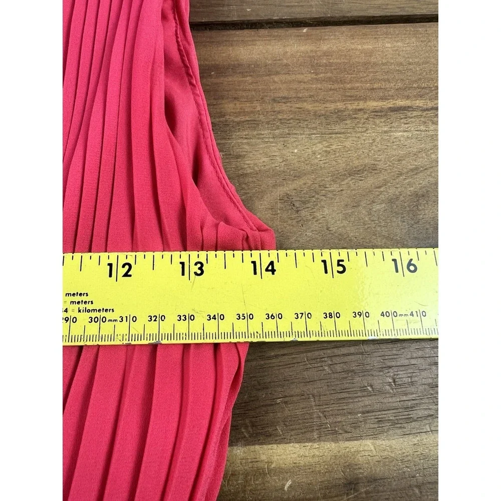 Nanette Lepore 4 Crimson Pleated Sleeveless Cocktail Dress Mock Neck Sleeveless